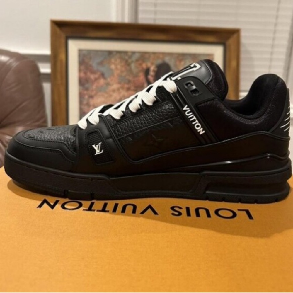 Louis Vuitton Black and White Men's Sneakers - Picture 2 of 5